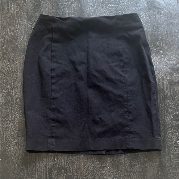 Banana Republic Dresses & Skirts - Banana Republic Classic Black Pencil Skirt